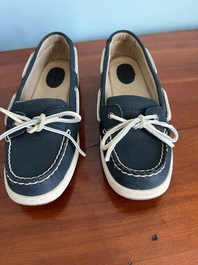 G.H. Bass & Co. Navy Marlin Boat Shoes with Cream Laces